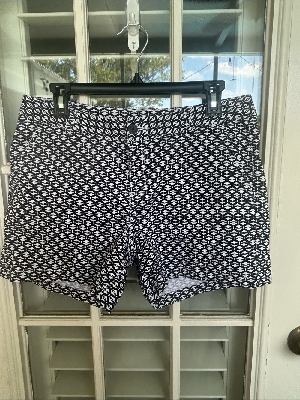 a.n.a Black and White Geometric Print Women’s Shorts